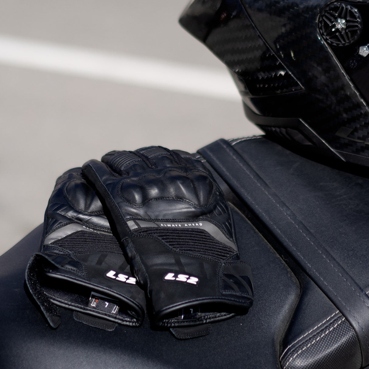 LS2 Octane Men's Leather Gloves - Black